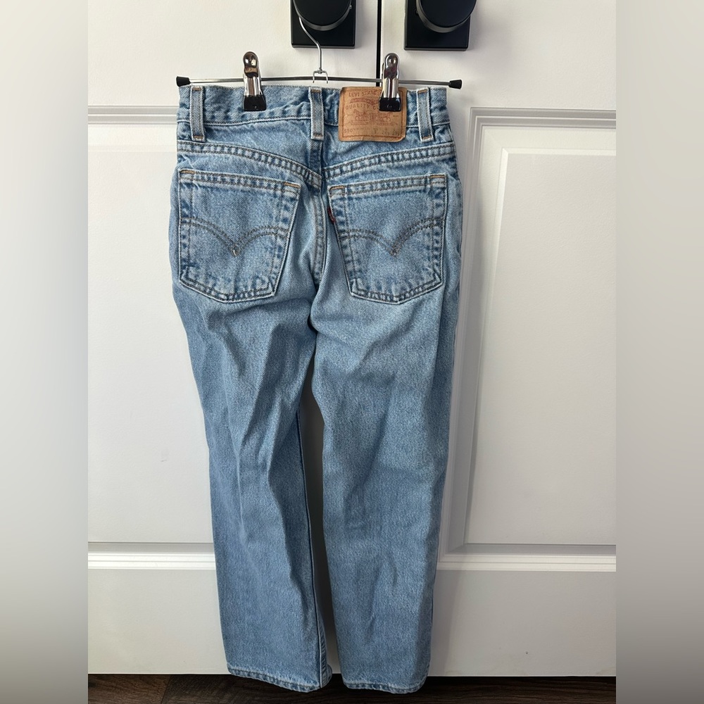 Vintage Levi’s 550 Kids Relaxed Fit Light Wash Blue Jeans (Size 9)
